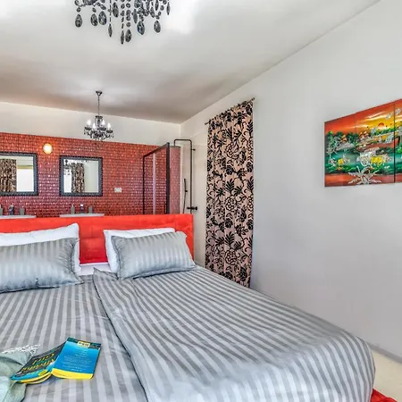 Pasini In - Haus Fuer 8 Personen *